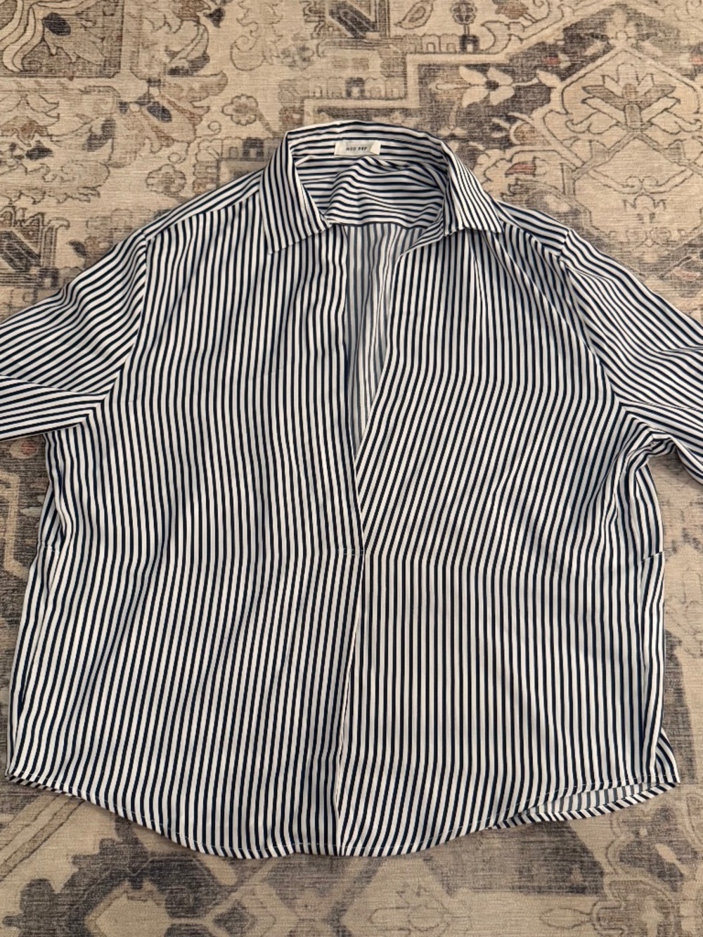 Mod Ref L Blouse Striped White & Navy with open V Neck